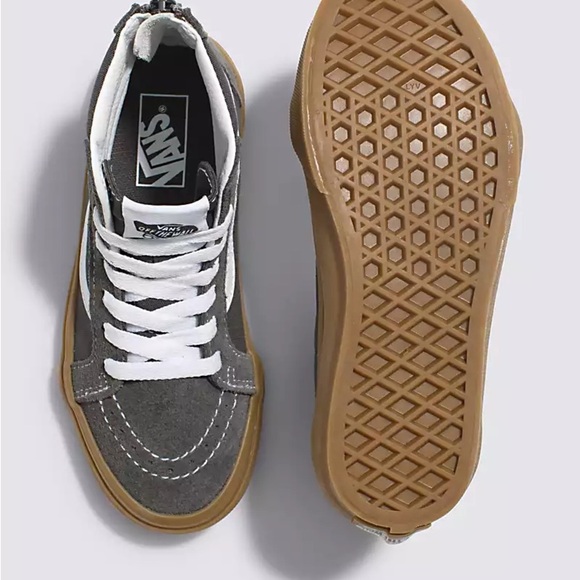 New in box, size 3 Legendary Sk8-Hi with Heel Zippers - Picture 4 of 4